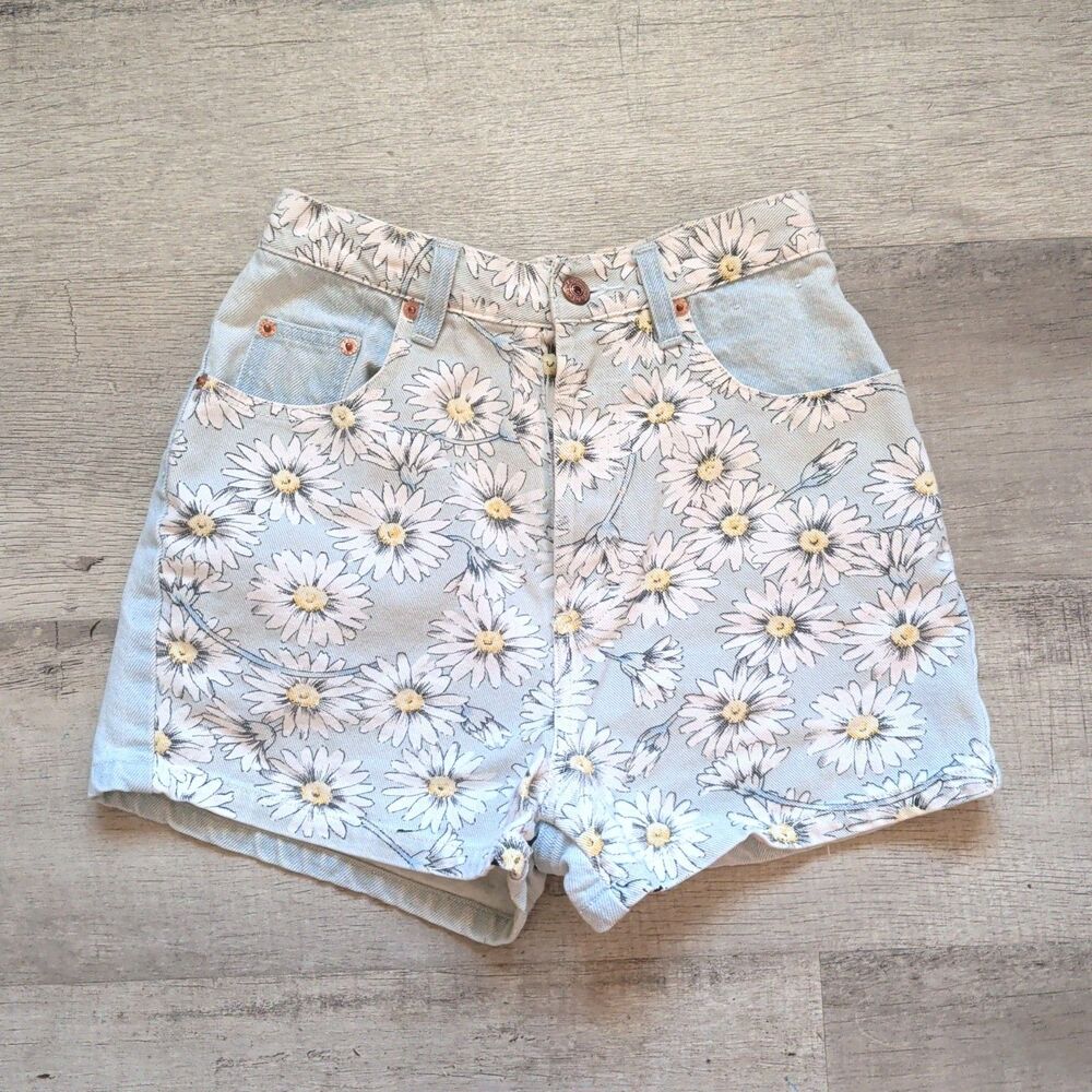 ​Vintage 90s Jordache Daisy Floral Print High Rise Denim Shorts Size 3/4